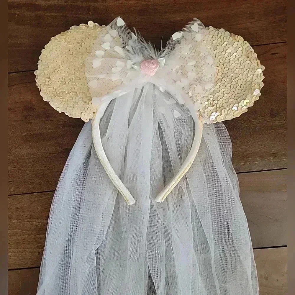 Disney Minnie Mouse Wedding Bride Ears Headband White Tulle Veil Sequin - Picture 1 of 4